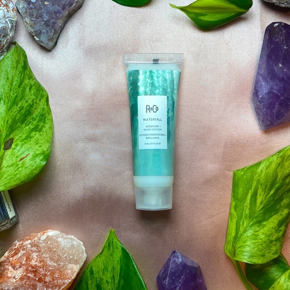 9/$50 R+Co Waterfall Moisture + Shine Lotion - Picture 1 of 2